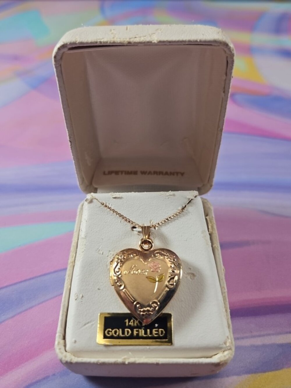 Tru-Kay 14k Gold Filled "Mom" Rose Picture Locket Pendant Necklace